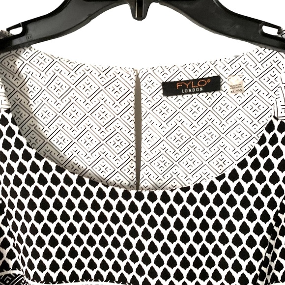 Fylo Tunic Top Geo Pattern Short Sleeves Sz XL - Picture 3 of 9